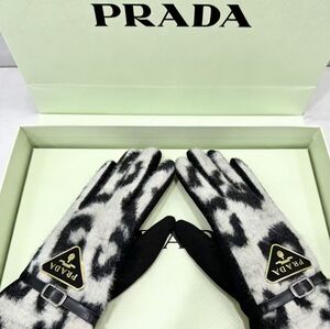 <AUTHENTIC>Prada Leopard Print Wool Blend Gloves
